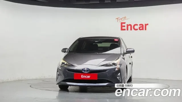 Toyota Prius, 2016 — фото 3