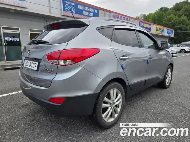 Hyundai Tucson ix, 2010 — фото 2