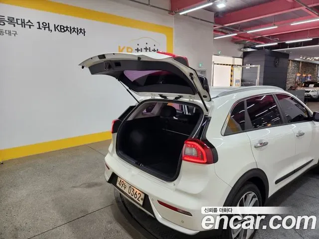 Kia Niro, 2016 — фото 17