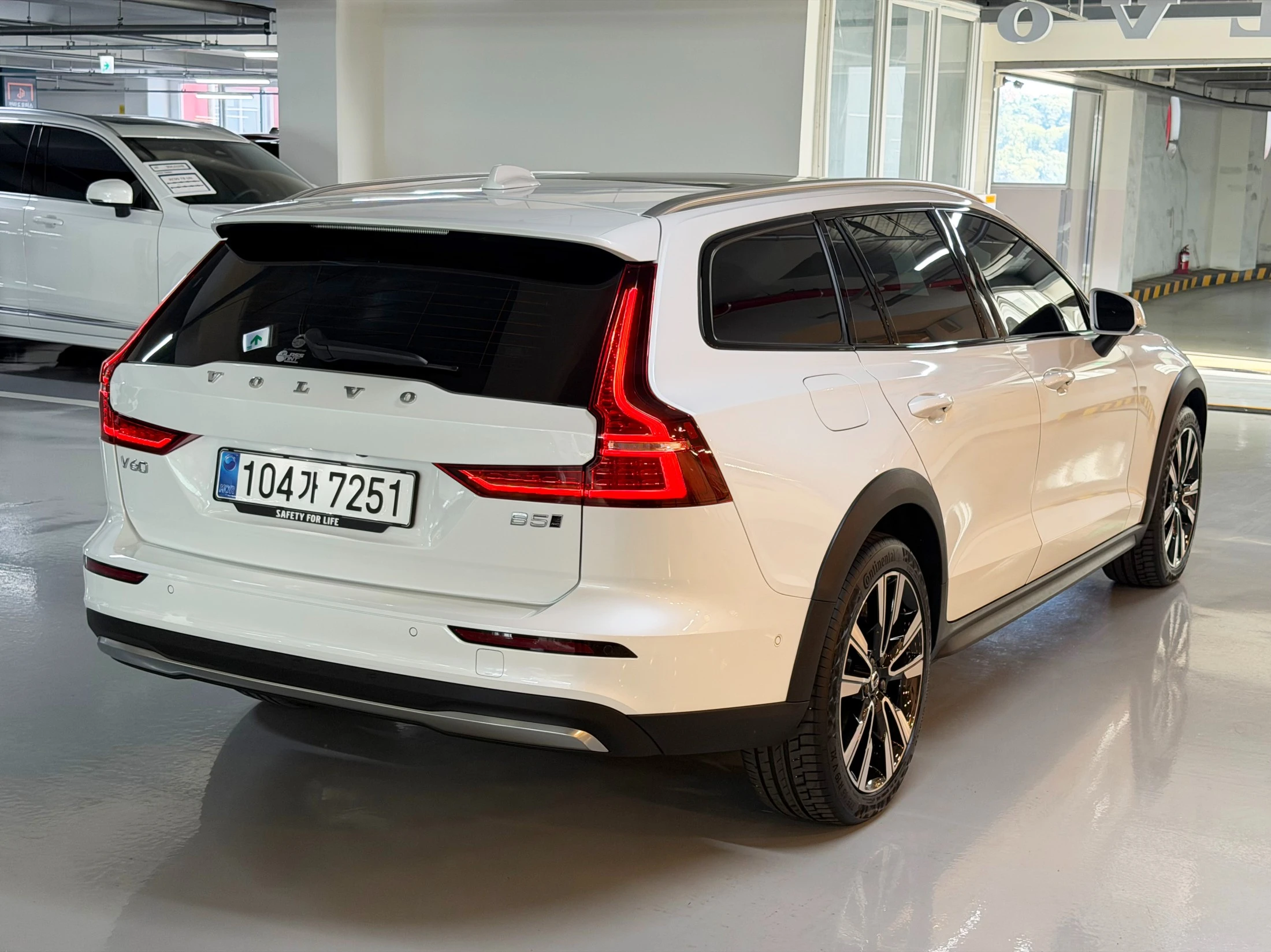 Volvo V60 cross -country, 2025 — фото 4