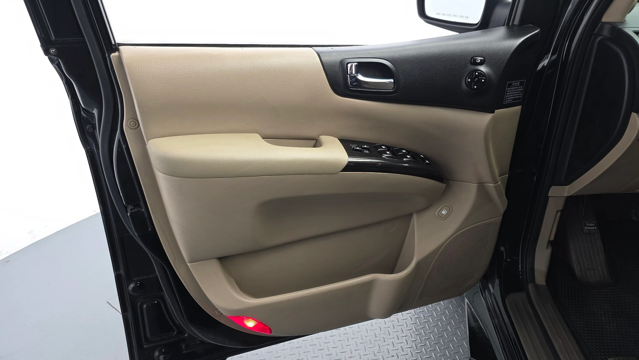 Kia Canival Carnival R, 2012 — фото 24