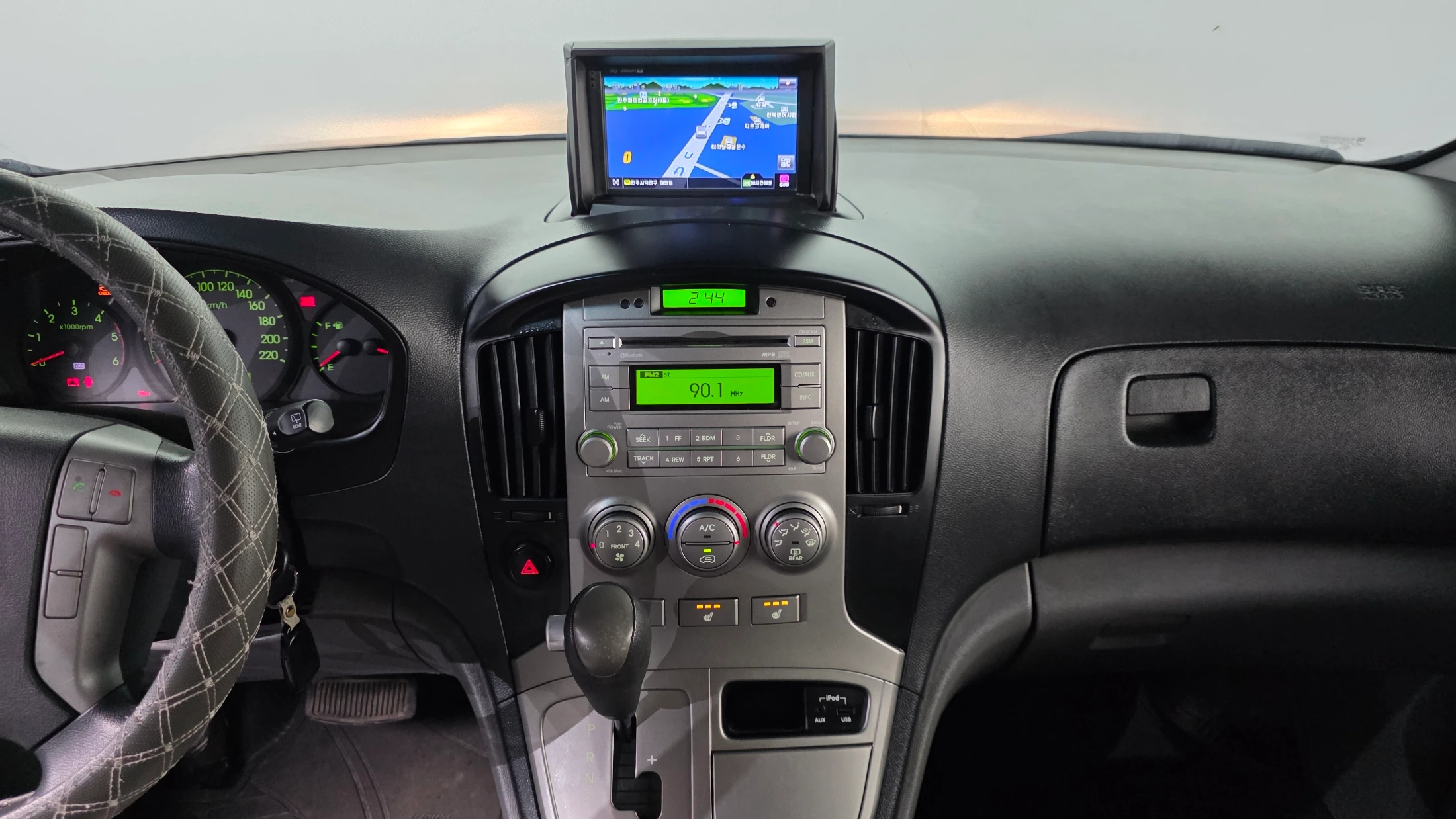 Hyundai Starex Grand Starex, 2012 — фото 15
