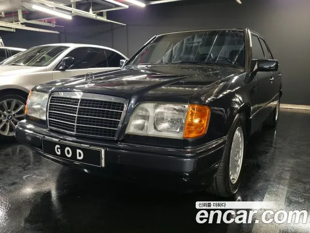 Mercedes-Benz E-Class W124