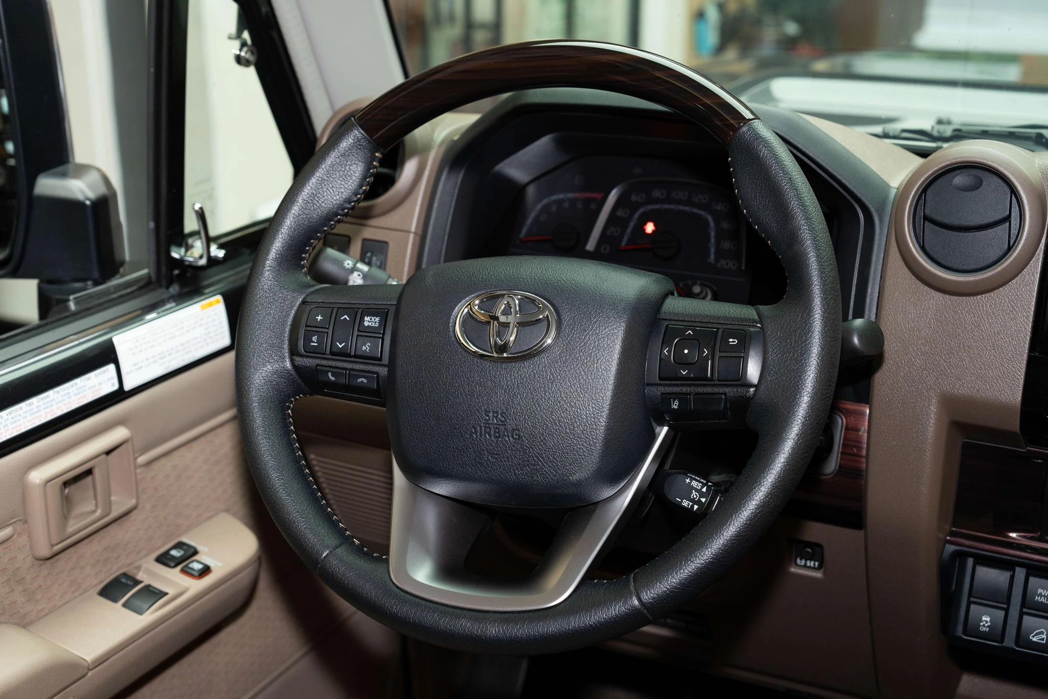 Toyota Land Cruiser 70 Series, 2025 — фото 12