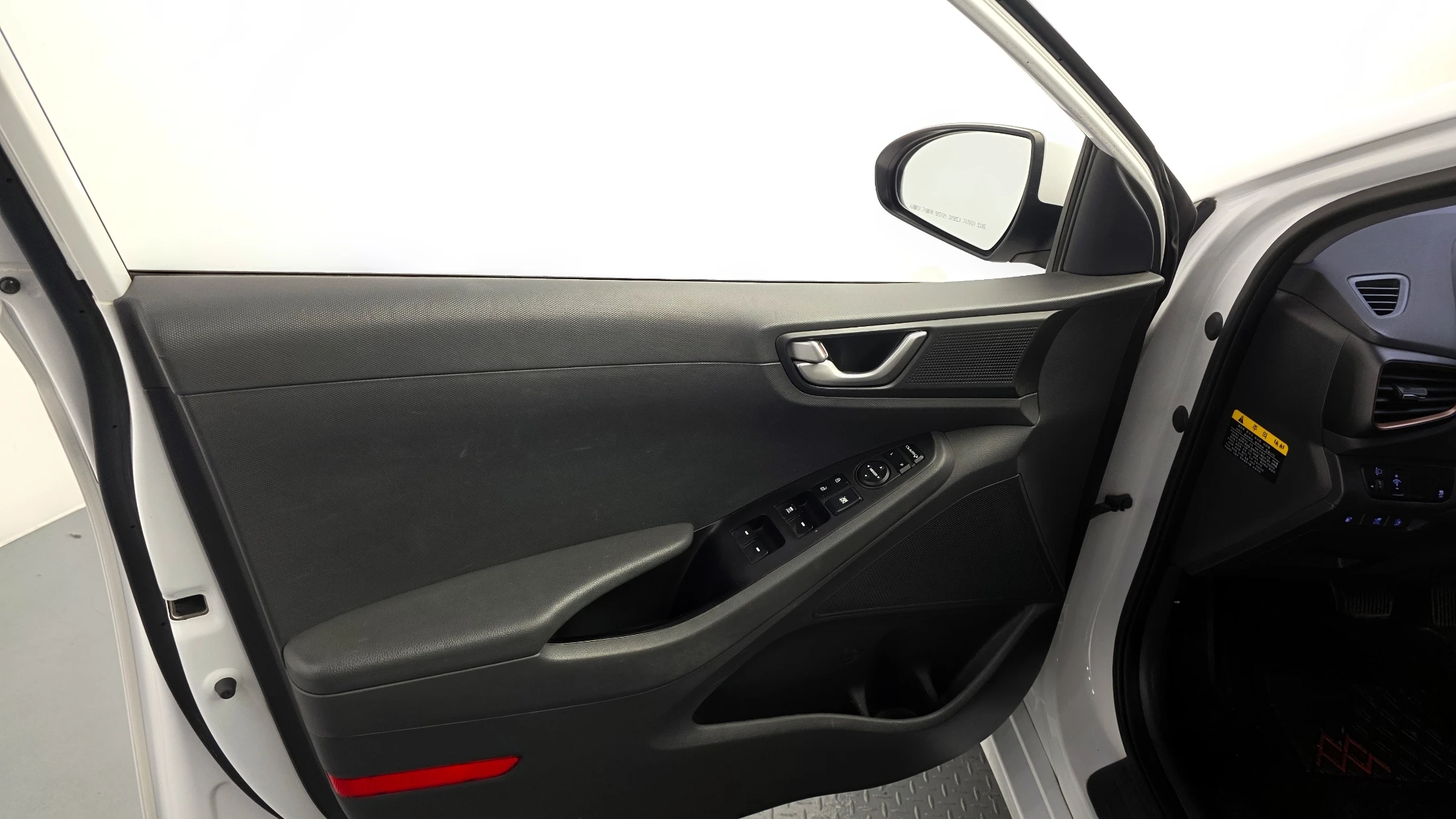 Hyundai Ioniq Ionic Electric, 2018 — фото 24