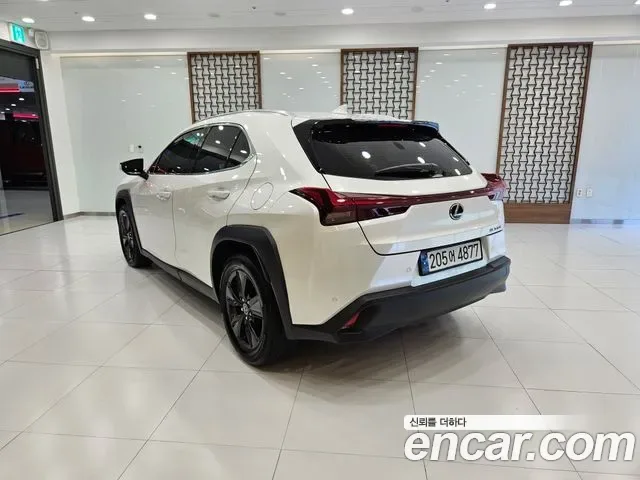 Lexus Ux UX300h, 2025 — фото 2