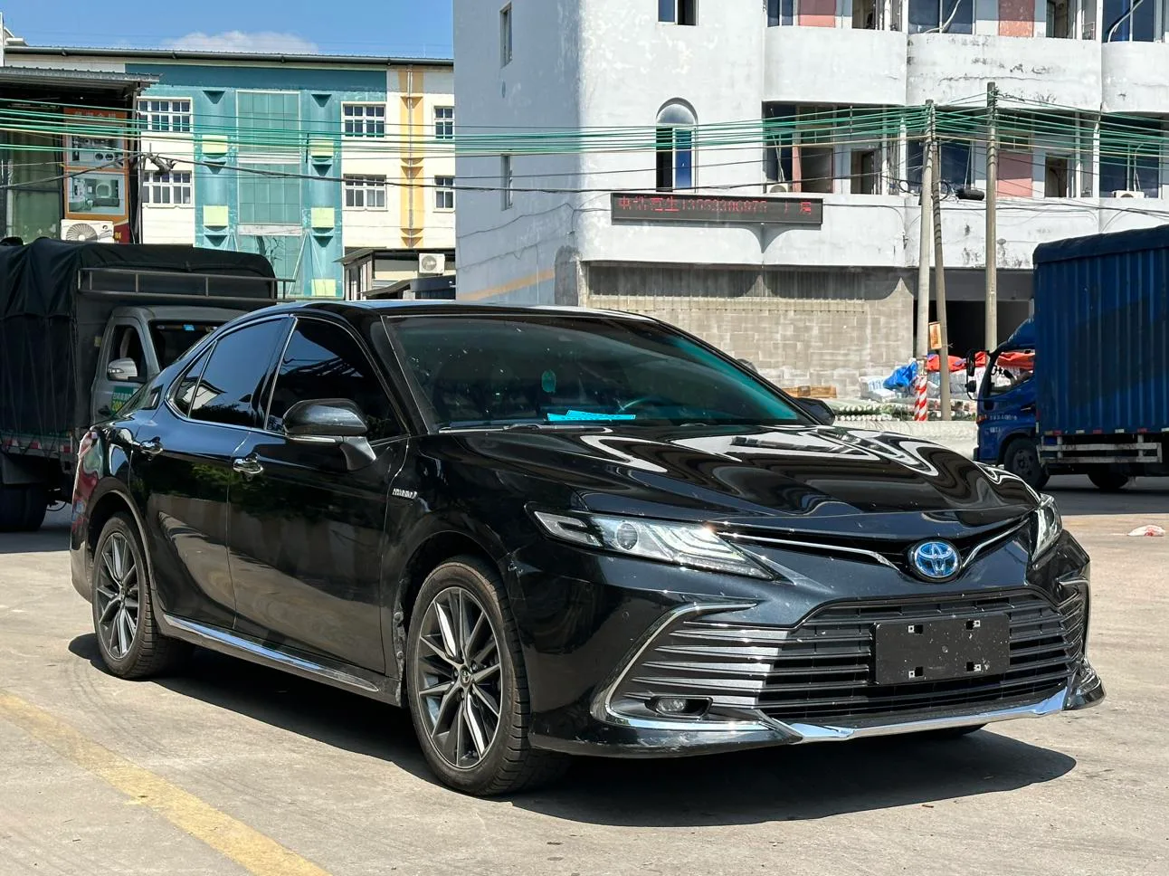 Toyota Camry, 2023 — фото 3