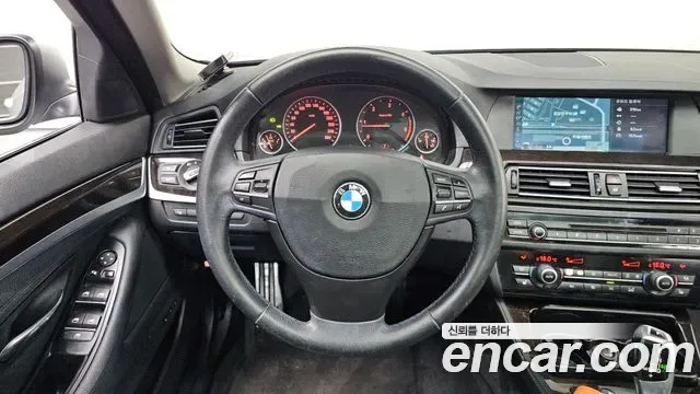 BMW 5-Series F10, 2011 — фото 15