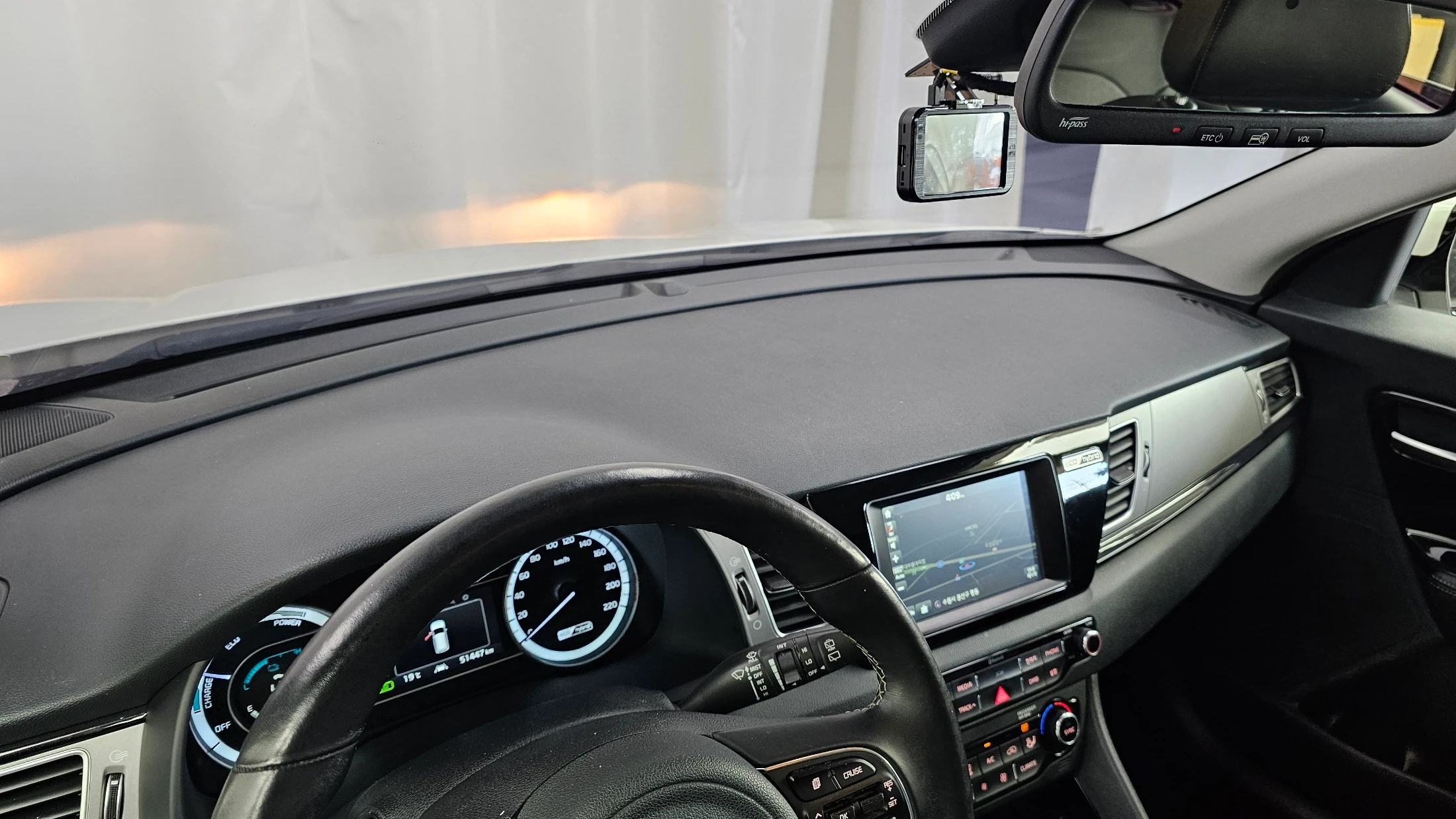 Kia Niro, 2017 — фото 30