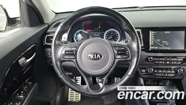 Kia Niro, 2016 — фото 15