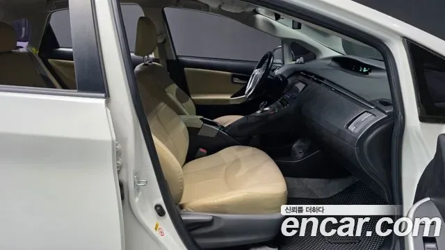 Toyota Prius, 2014 — фото 11