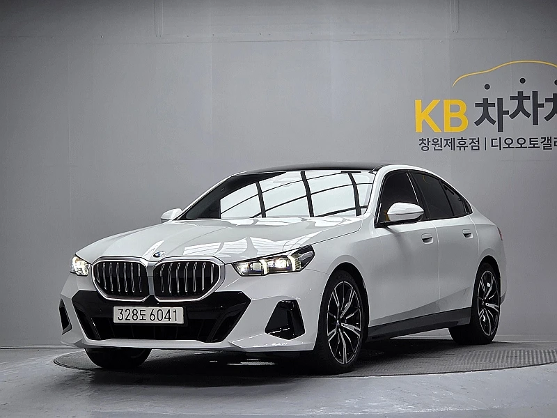 BMW 5-Series G60