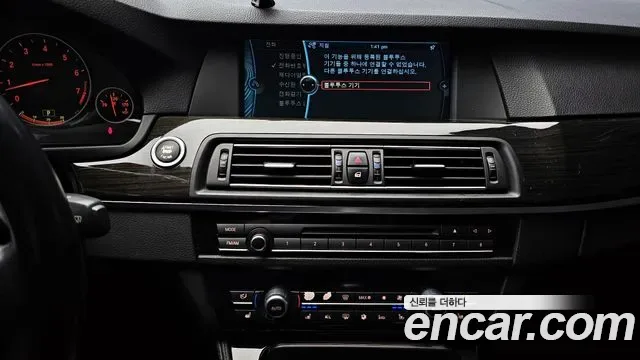 BMW 5-Series F10, 2011 — фото 14