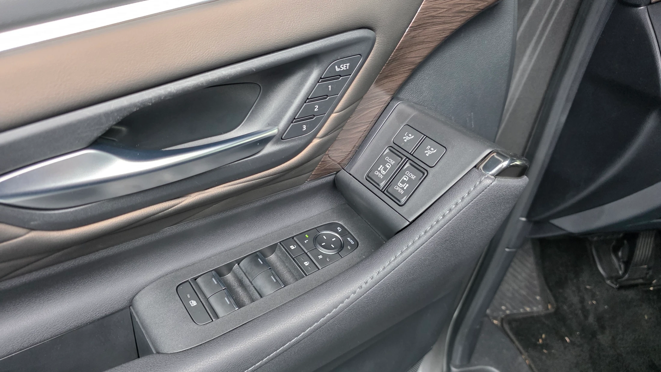 Toyota Alphard Alpad, 2025 — фото 28
