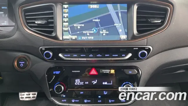Hyundai Ioniq Ionic Electric, 2016 — фото 15