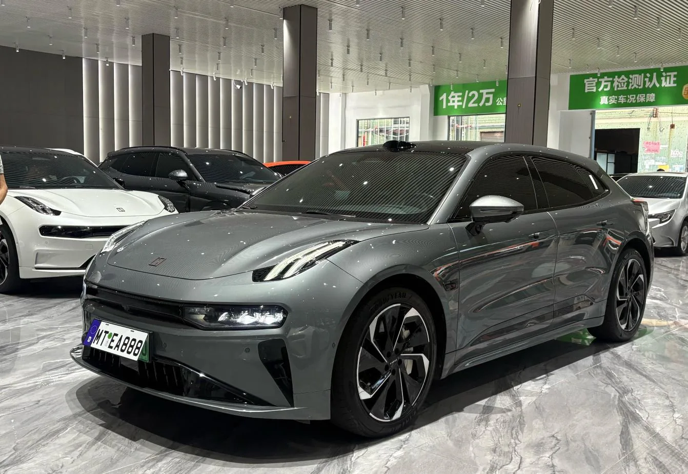 ZEEKR 001