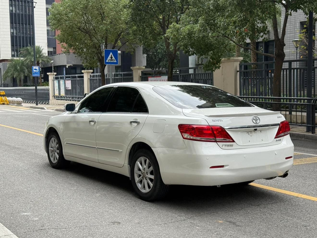 Toyota Camry, 2010 — фото 10