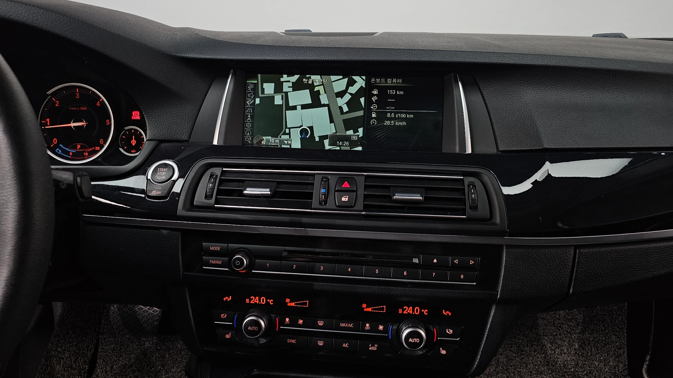 BMW 5-Series F10, 2014 — фото 14