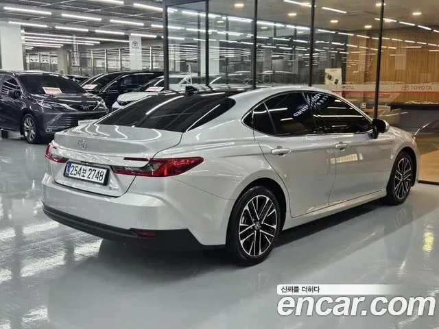 Toyota Camry xv80, 2025 — фото 2
