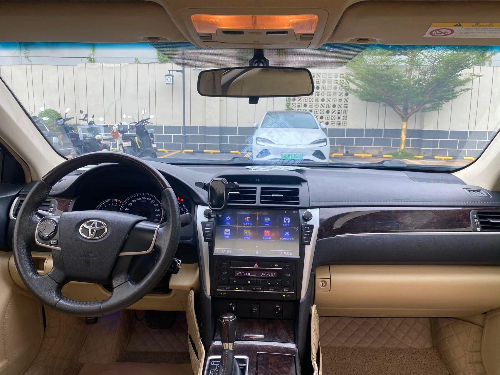 Toyota Camry, 2016 — фото 16