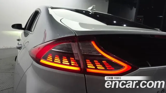 Hyundai Ioniq Ionic Electric, 2017 — фото 23