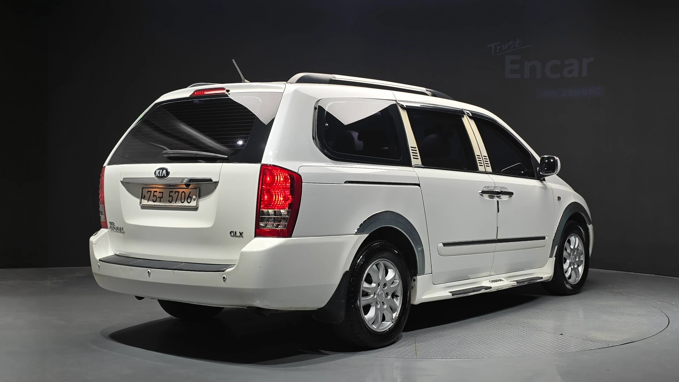 Kia Canival Grand Carnival, 2009 — фото 2