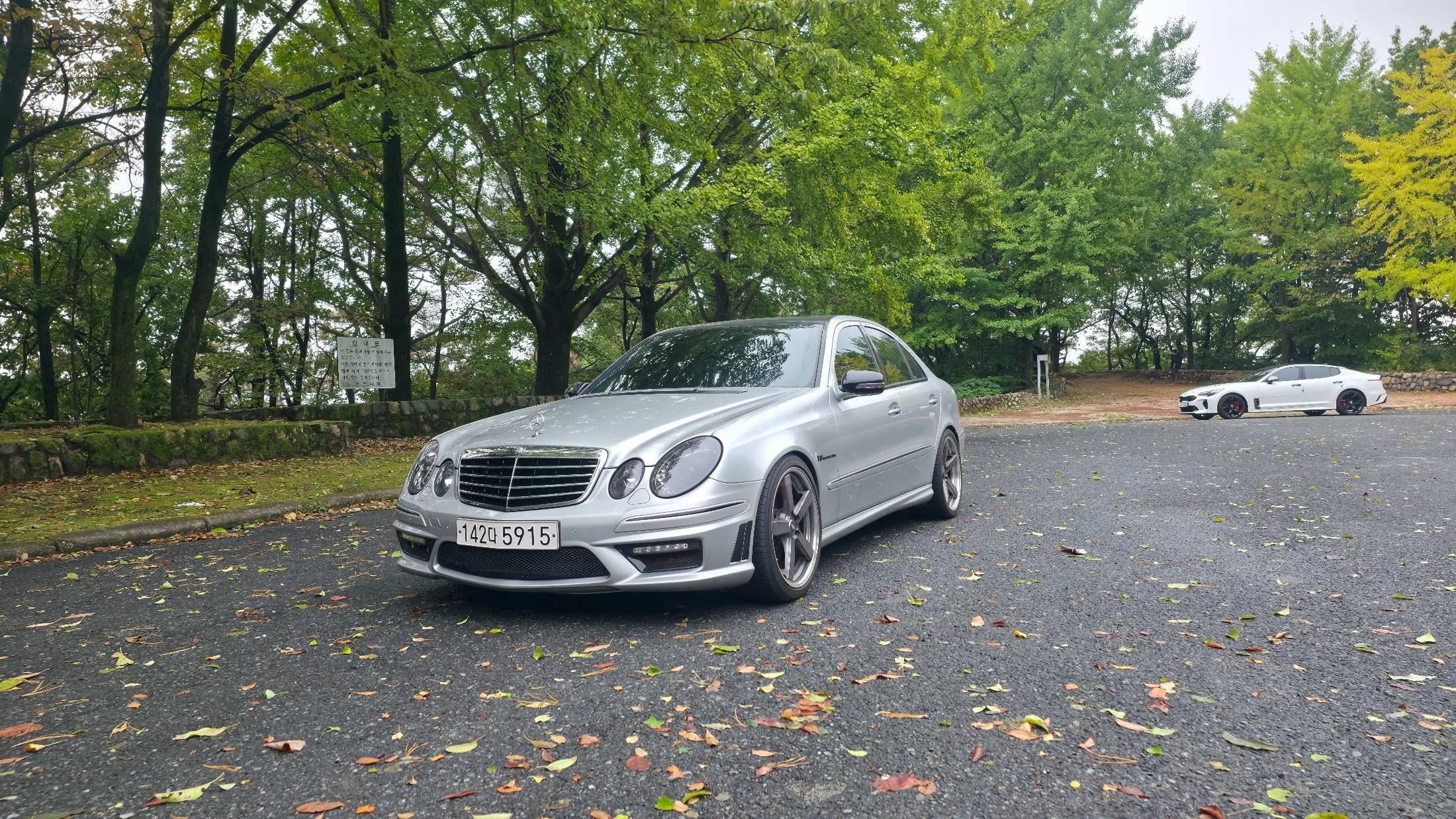 Mercedes-Benz E-Class W211