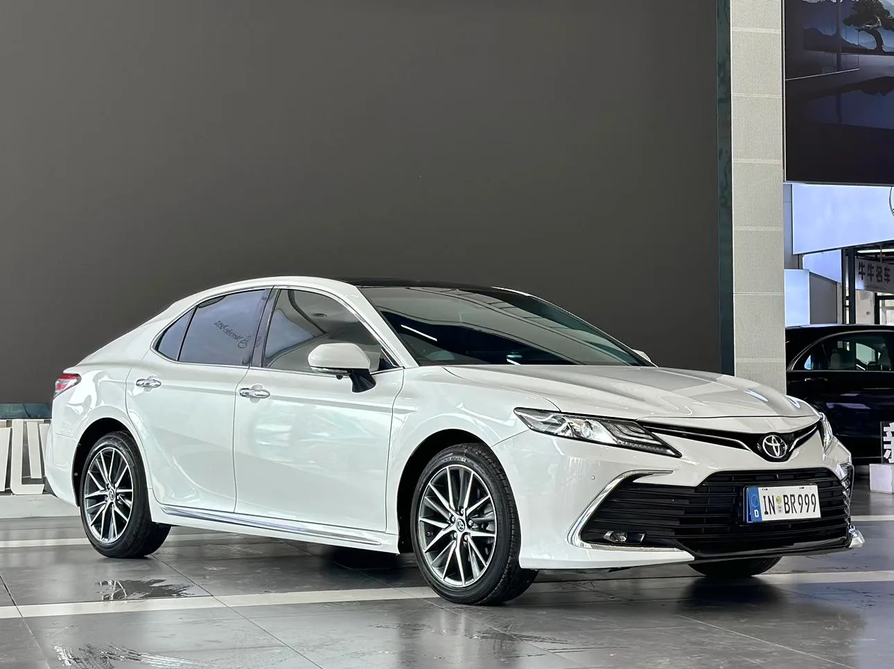 Toyota Camry, 2023 — фото 3