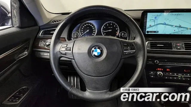 BMW 7-Series F01, 2010 — фото 13