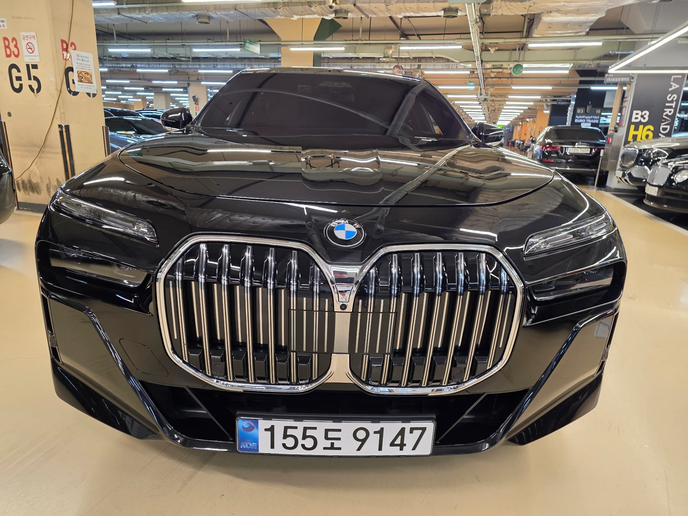 BMW 7-Series G70, 2025 — фото 2