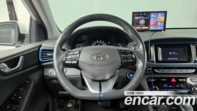Hyundai Ioniq Ionic Hybrid, 2016 — фото 12