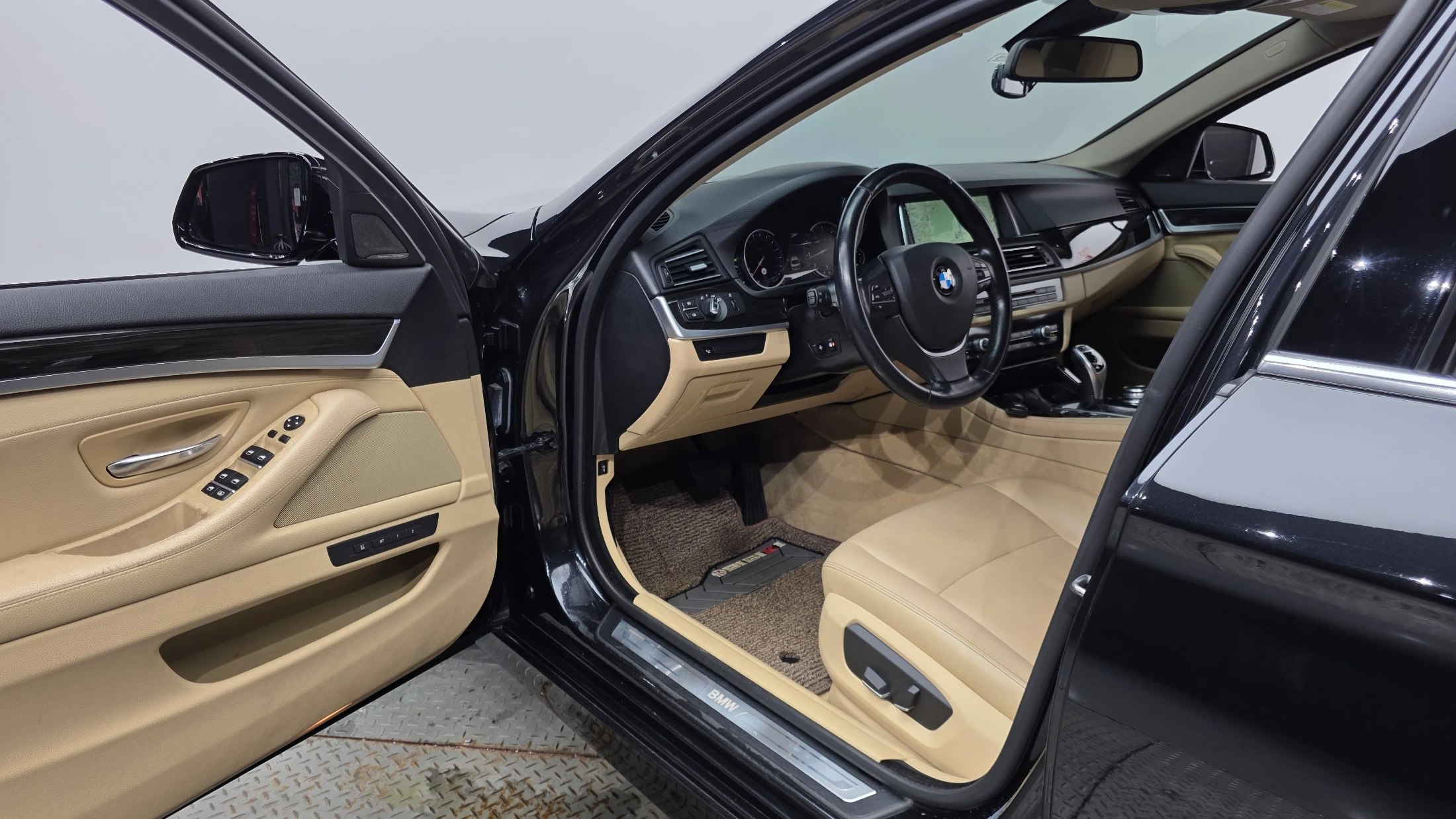 BMW 5-Series F10, 2014 — фото 10