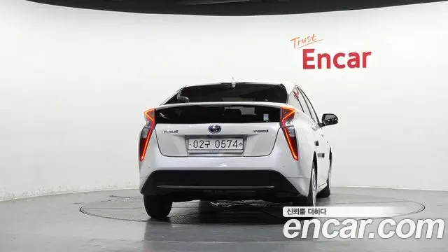 Toyota Prius, 2016 — фото 4