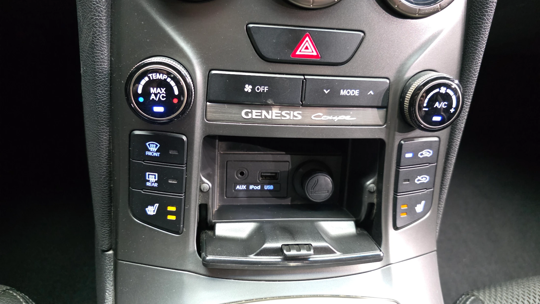 Hyundai Genesis Coupe, 2012 — фото 17