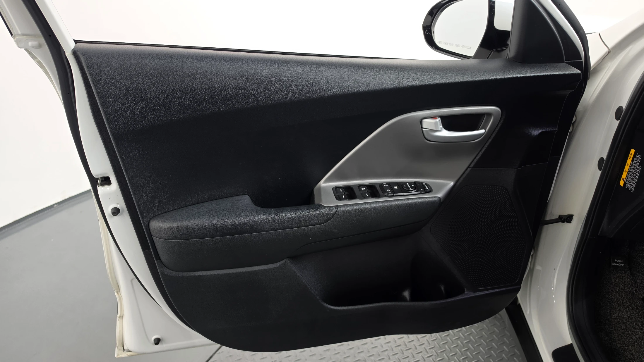 Kia Niro, 2016 — фото 24