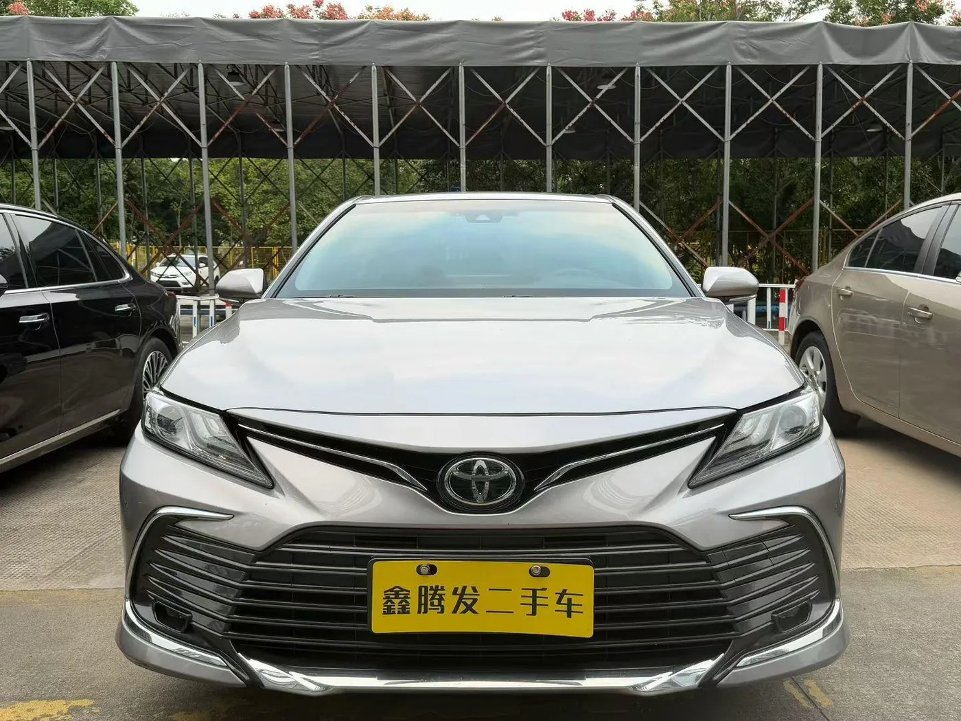 Toyota Camry, 2023 — фото 2