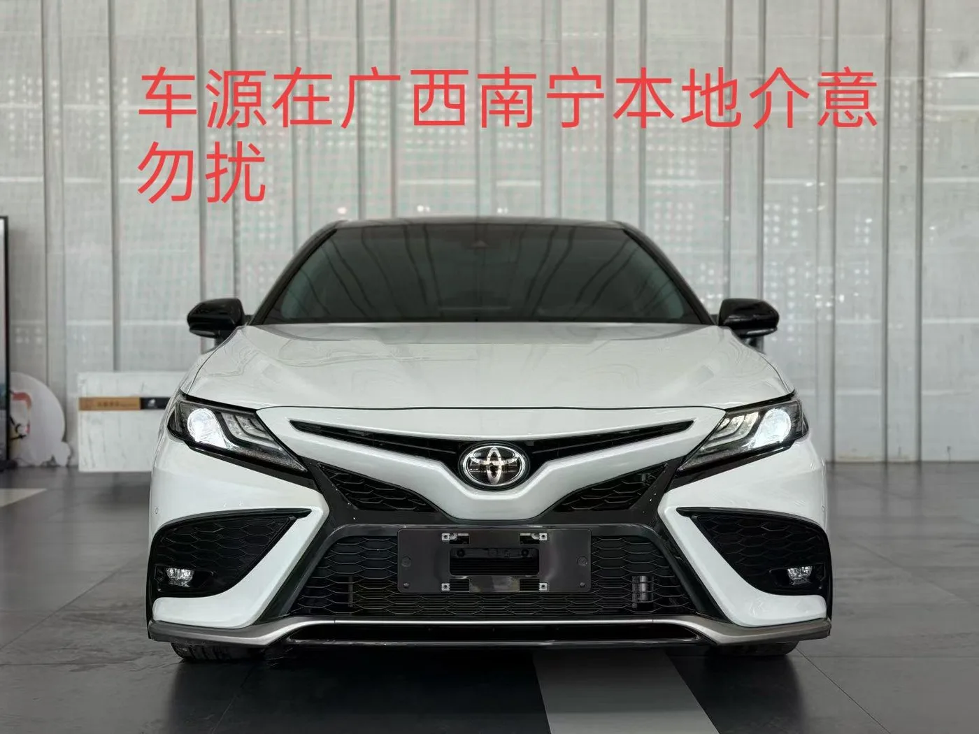 Toyota Camry, 2023 — фото 2