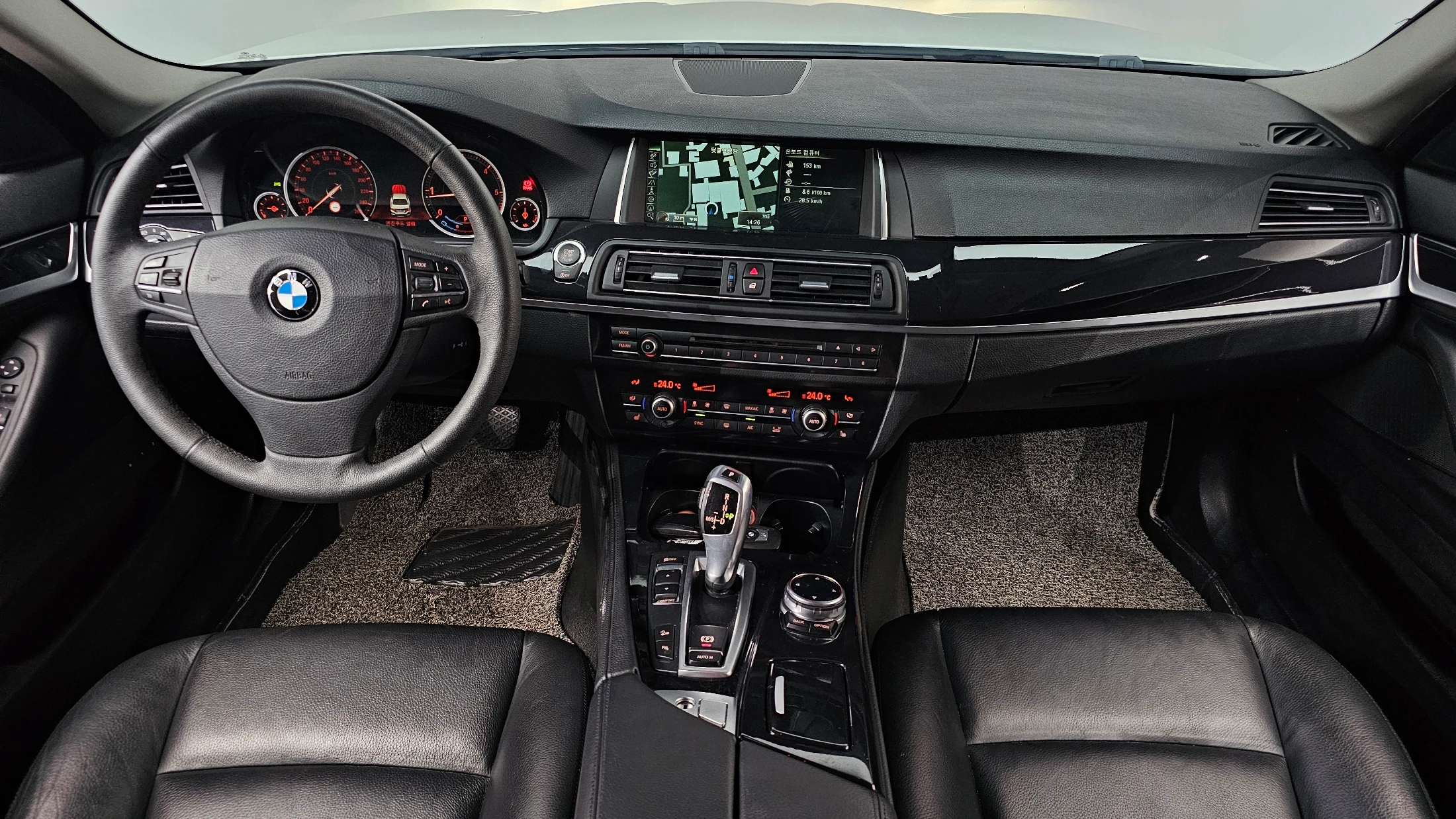 BMW 5-Series F10, 2014 — фото 7