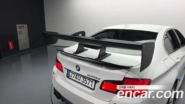 BMW 5-Series F10, 2011 — фото 19