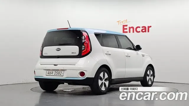 Kia Soul EV, 2015 — фото 2