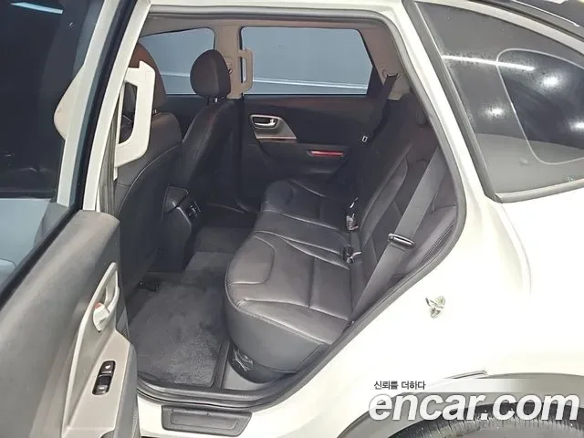 Kia Niro Plus, 2022 — фото 12