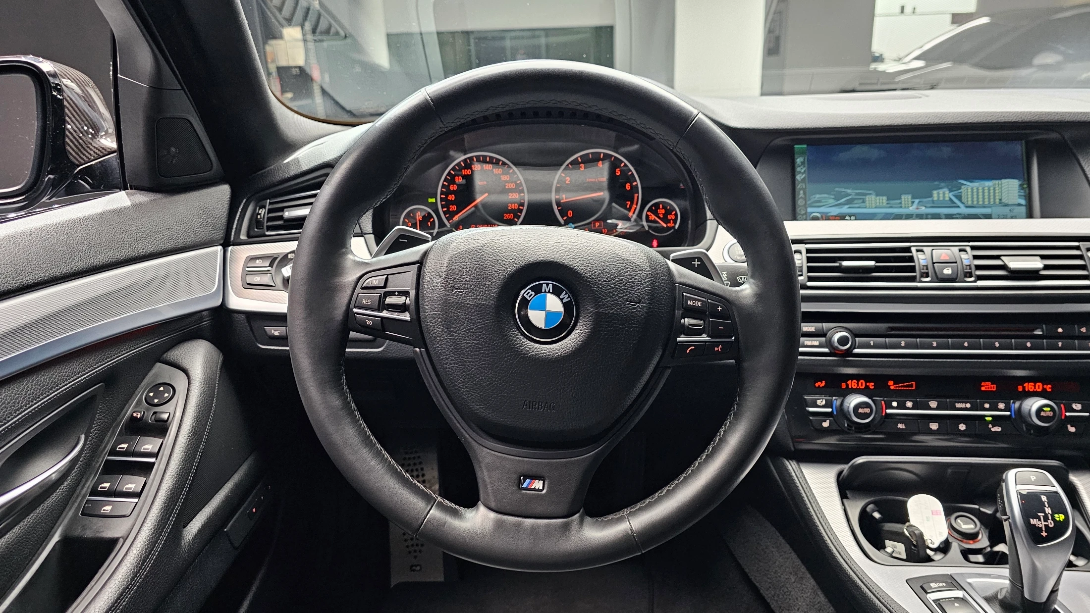 BMW 5-Series F10, 2012 — фото 14