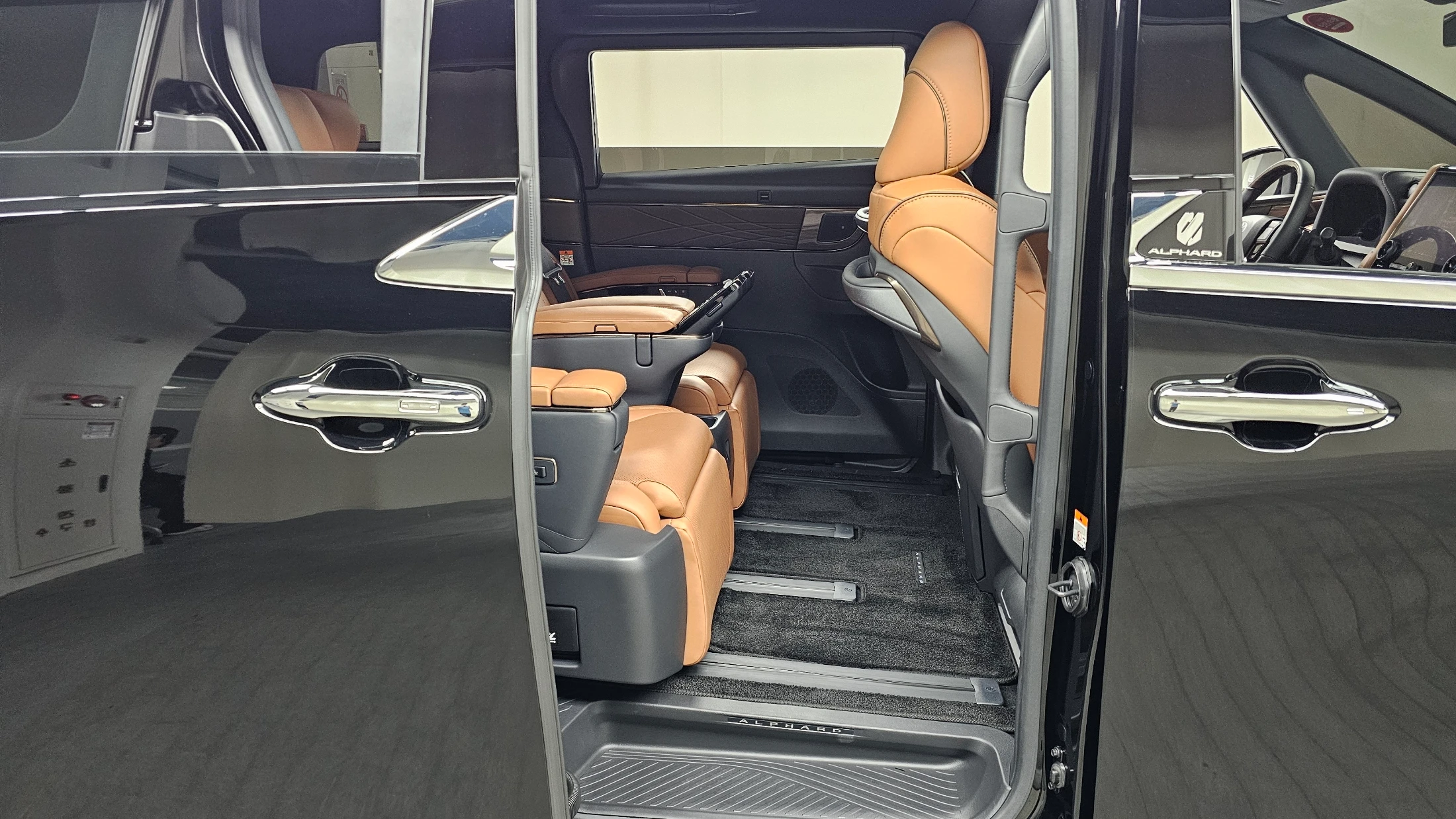 Toyota Alphard Alpad, 2025 — фото 11