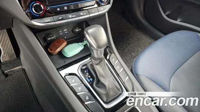 Hyundai Ioniq Ionic Hybrid, 2016 — фото 9