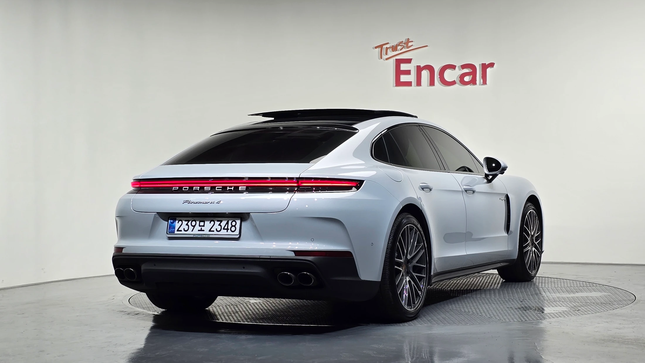 Porsche Panamera 976, 2025 — фото 2