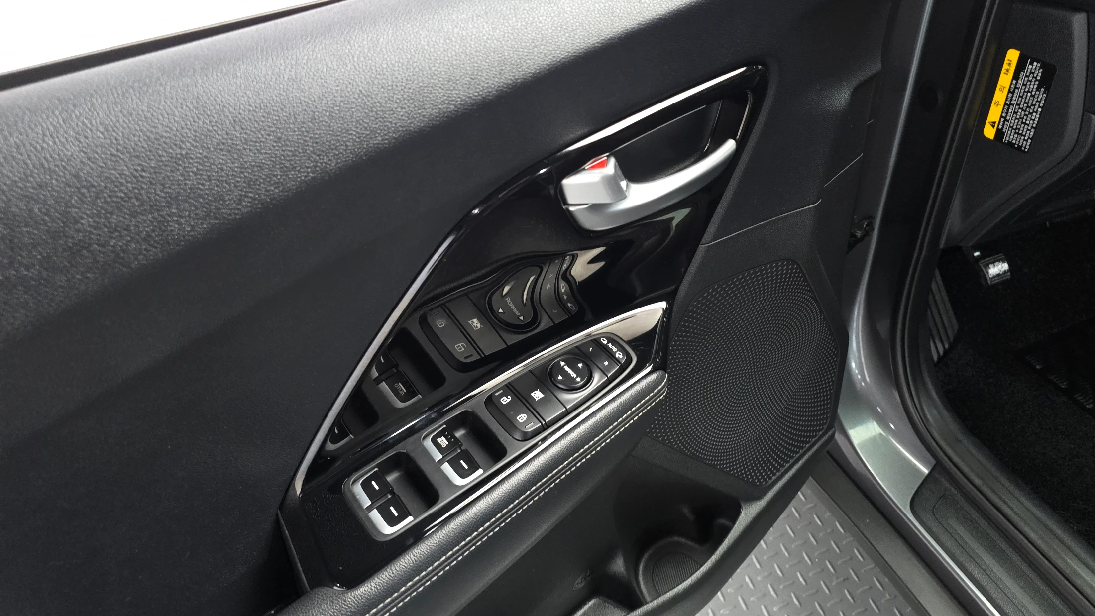 Kia Niro, 2017 — фото 17