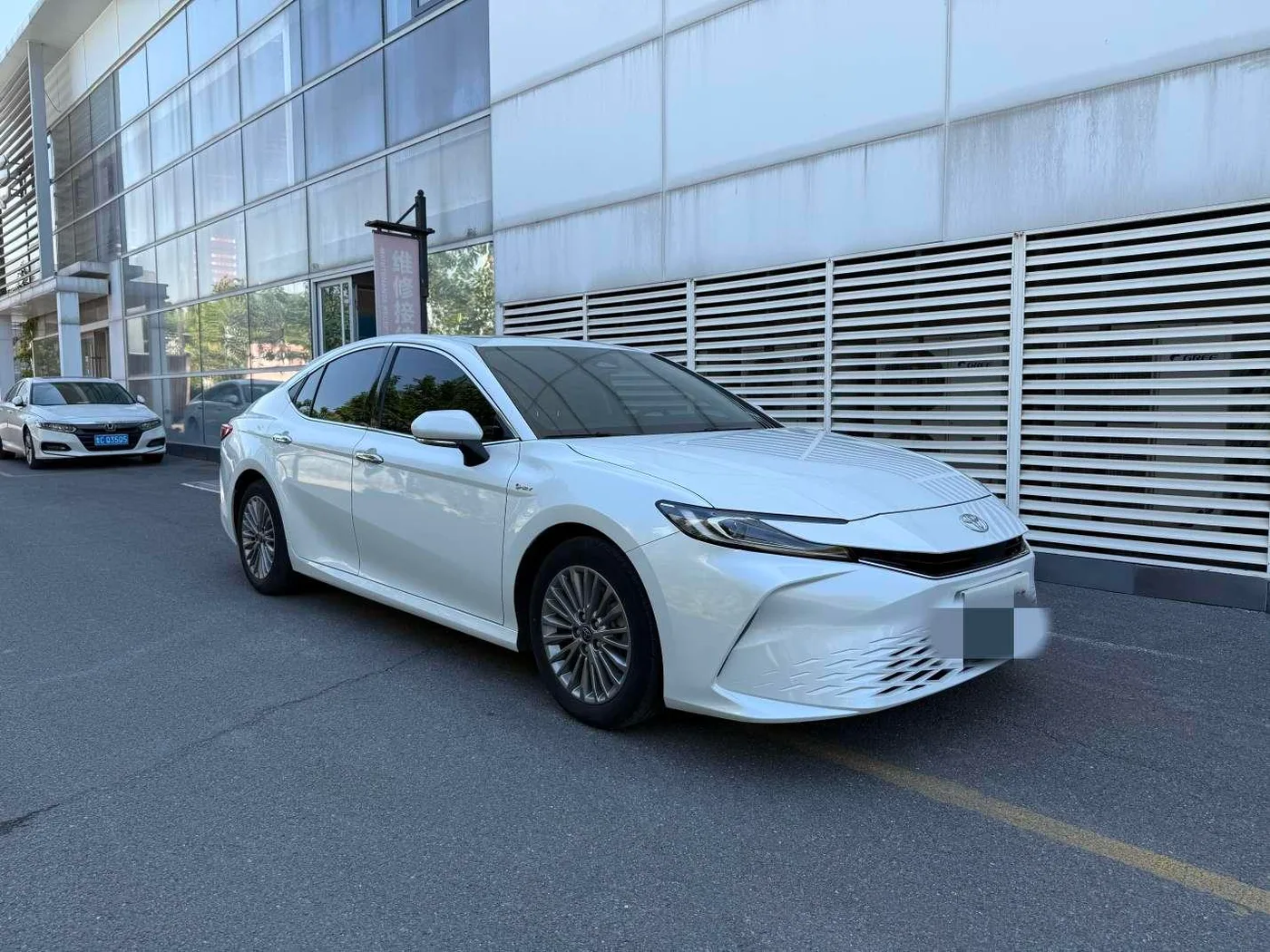 Toyota Camry, 2024 — фото 2