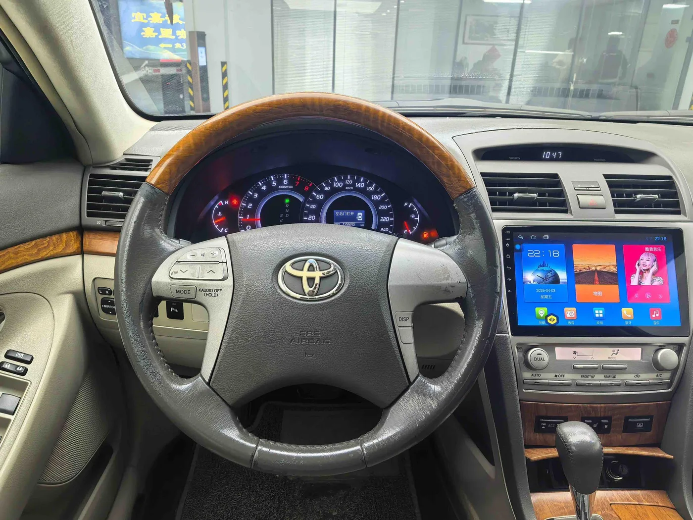Toyota Camry, 2010 — фото 10