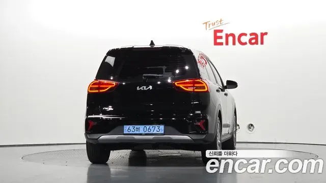 Kia Niro Plus, 2022 — фото 4