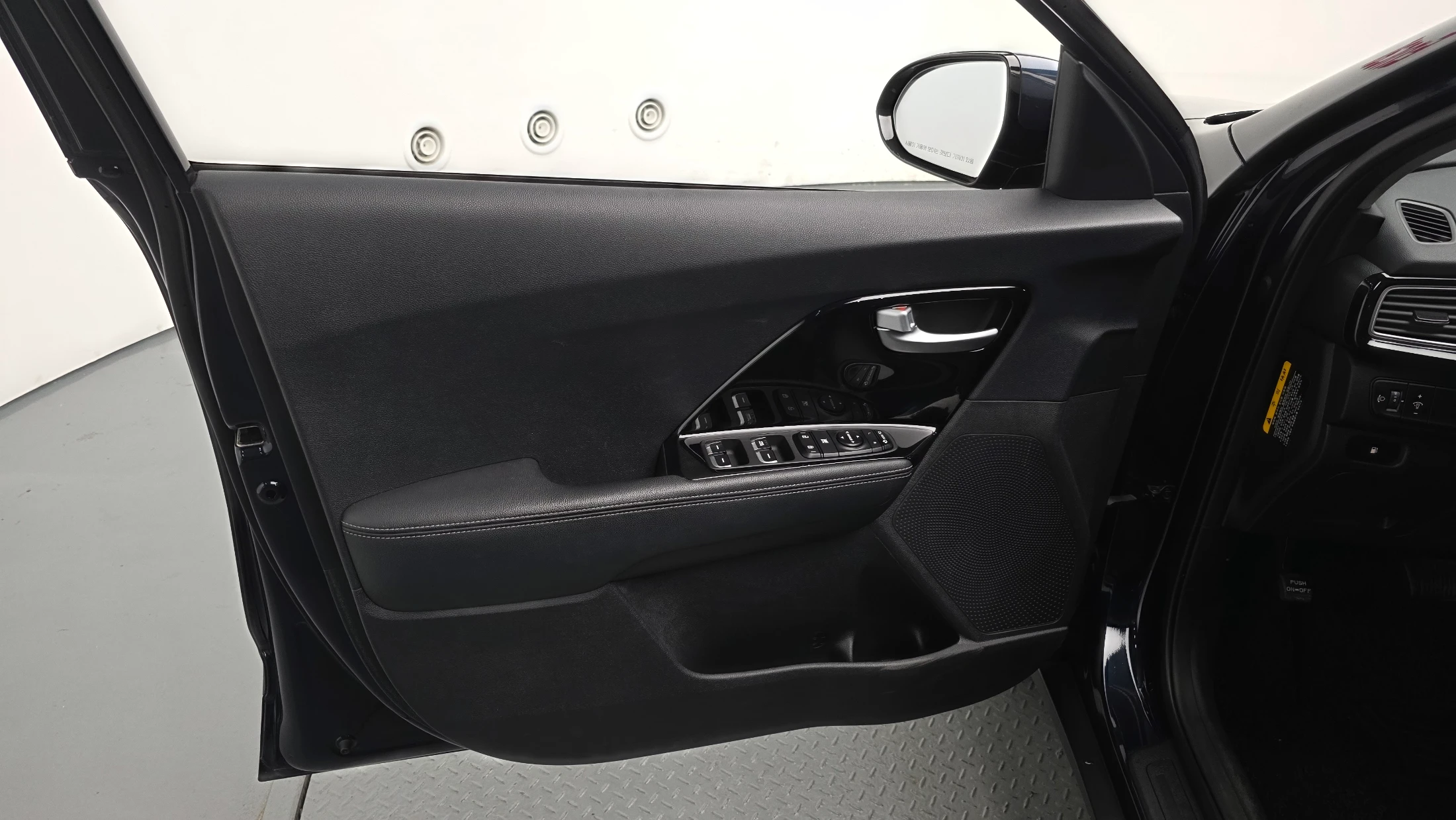 Kia Niro, 2016 — фото 24